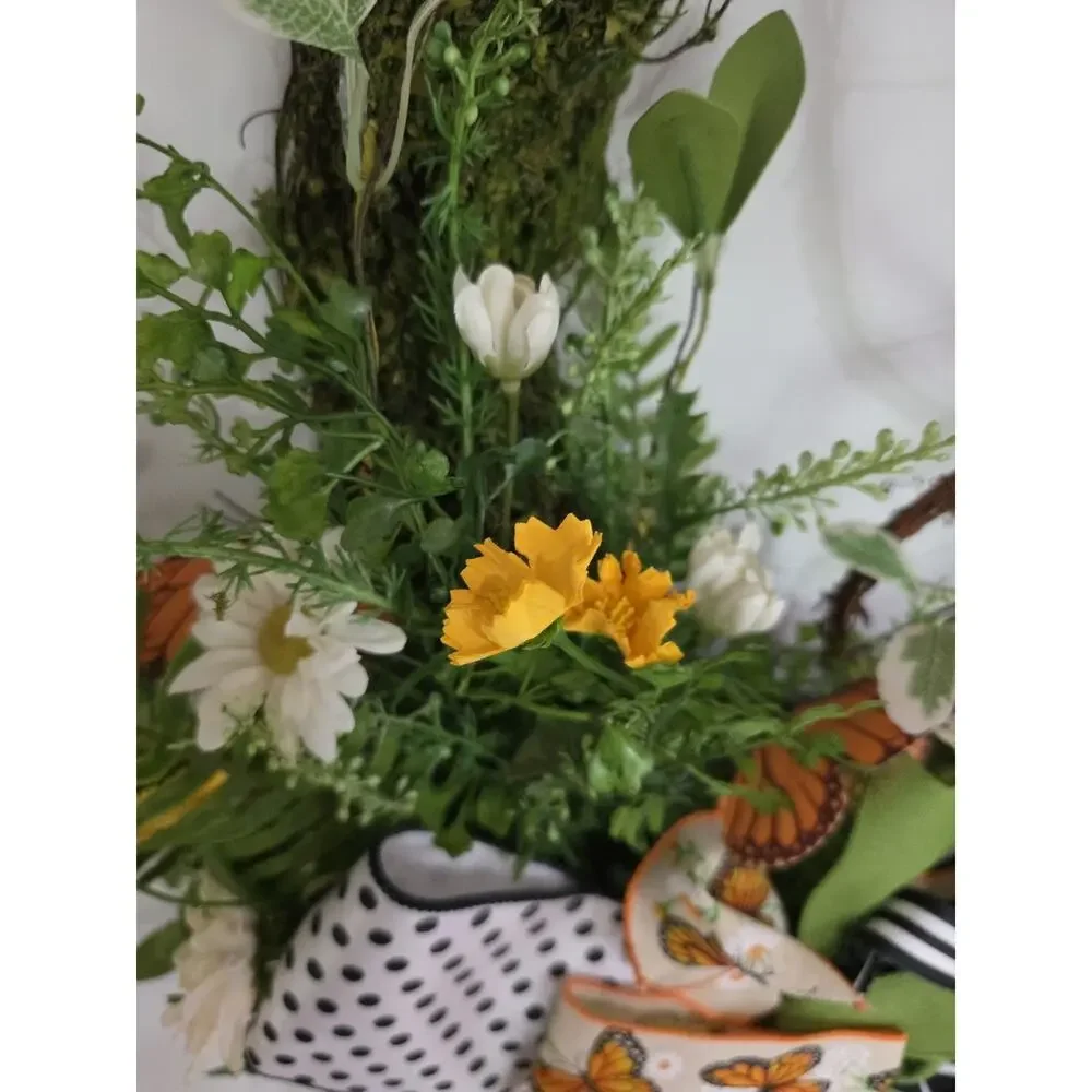 Handmade Butterfly Springtime Moss Daisy Wreath